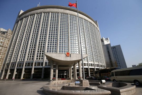 Китай выразил протест США после обвинений в распространении COVID-19