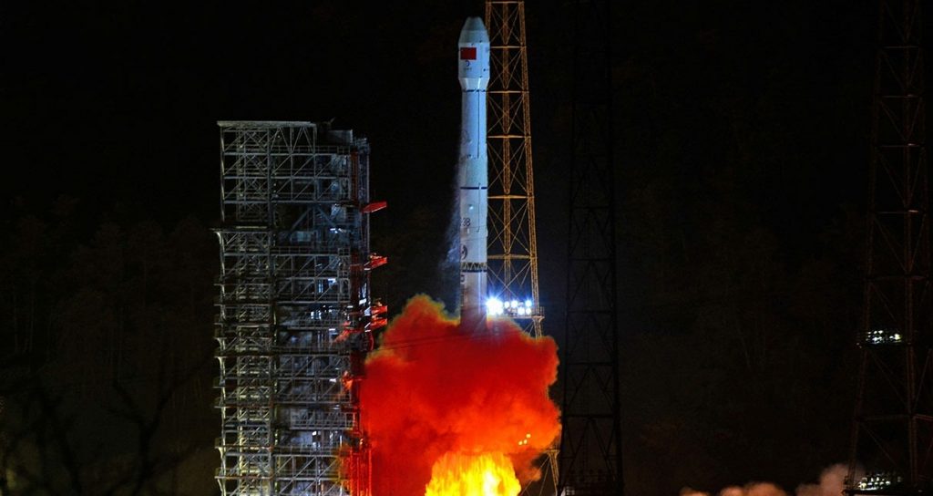 Китайский многоразовый космический аппарат вернулся на Землю