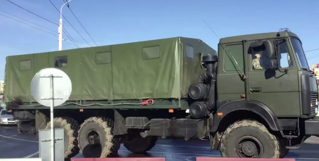 Колонна спецтехники прибыла в район Дворца независимости в Минске