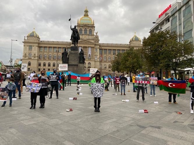 В Праге проведена акция в знак протеста против армянского террора