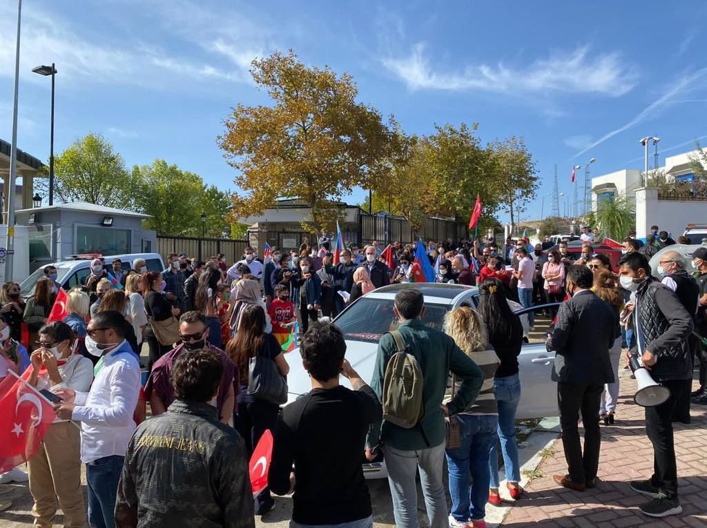 Азербайджанцы провели в Анкаре автопробег протеста против террора Армении: фото