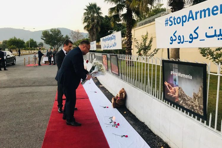 Азербайджан обнародовал в Пакистане свидетельства армянского террора: фото, видео