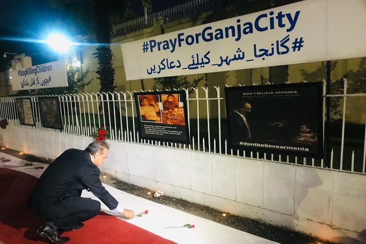 Азербайджан обнародовал в Пакистане свидетельства армянского террора: фото, видео