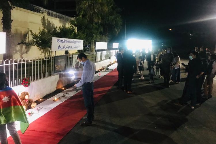 Азербайджан обнародовал в Пакистане свидетельства армянского террора: фото, видео