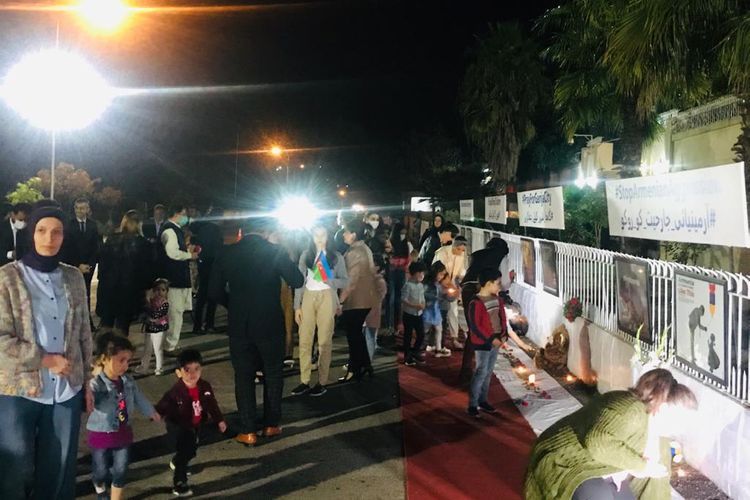 Азербайджан обнародовал в Пакистане свидетельства армянского террора: фото, видео