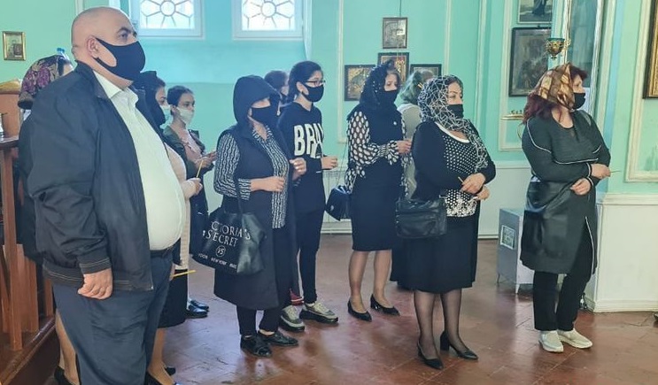 В Гяндже проходит церемония прощания с погибшим Артуром Маяковым: фото