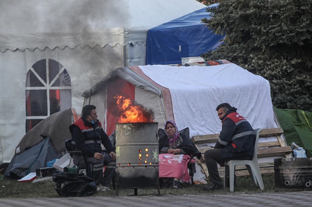 Количество жертв землетрясения в Измире достигло 110 (обновлено)