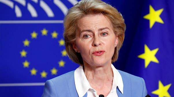 Глава Еврокомиссии предупредила об угрозе третьей волны коронавируса