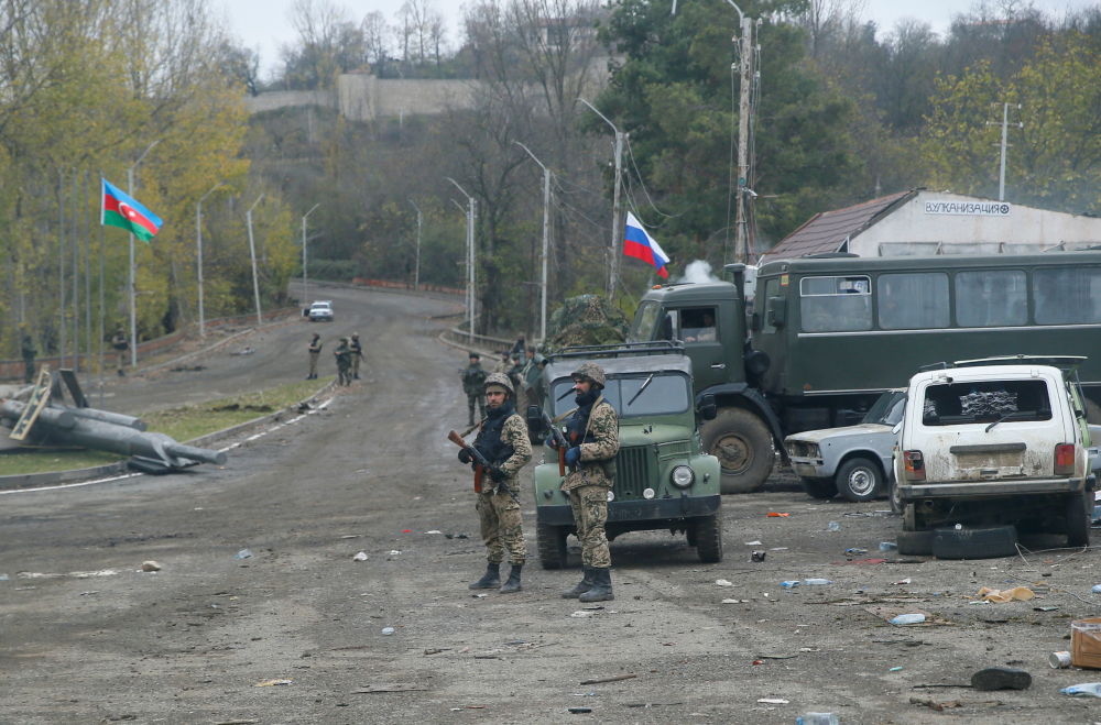 Российские миротворцы несут службу в Карабахе: фото, видео