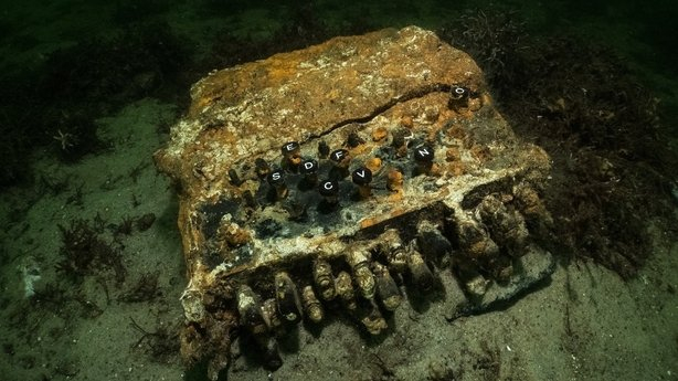 Дайверы нашли на морском дне «Энигму»