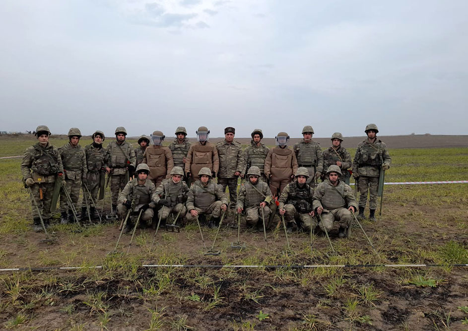 Для войск на освобожденных землях осуществляется всесторонняя инженерная поддержка: фото, видео
