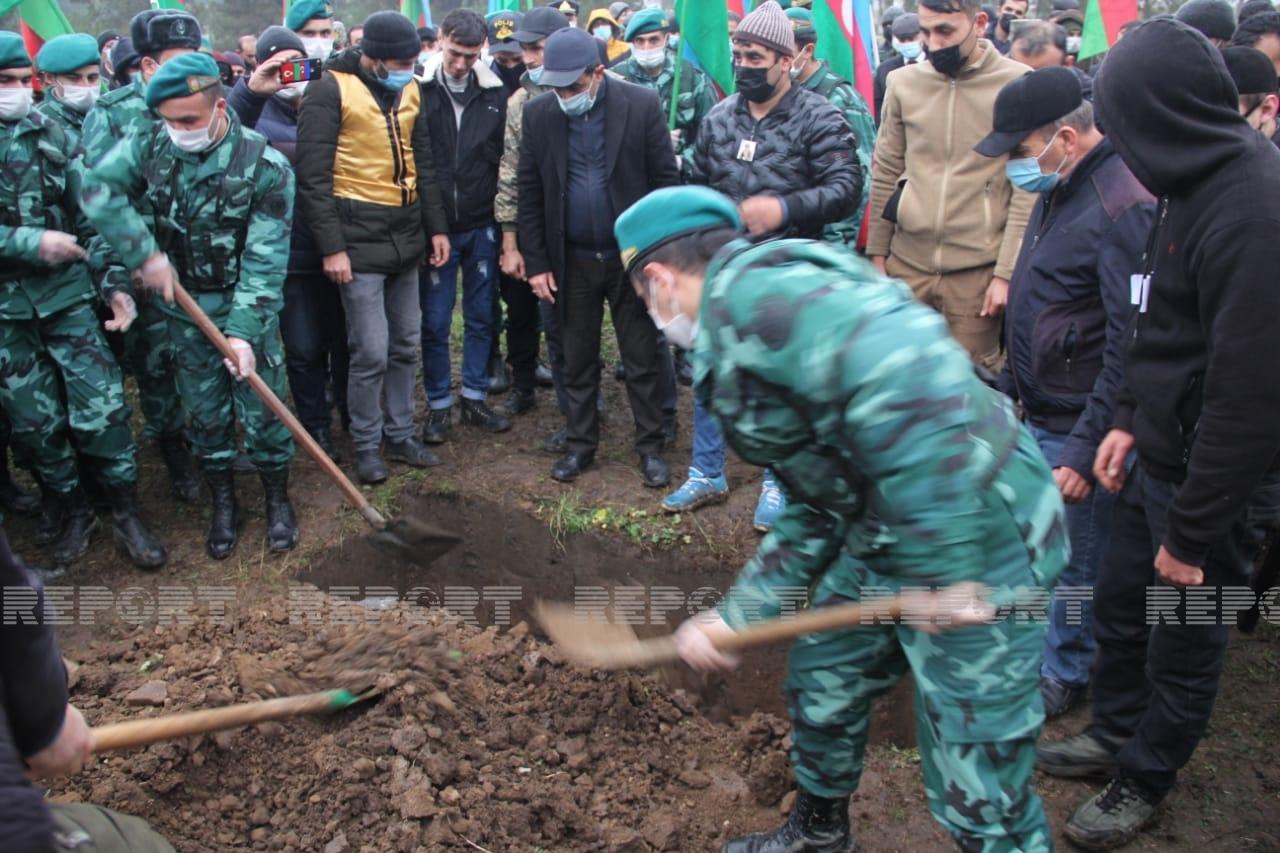 В Джалилабадском районе попрощались с шехидом: фото