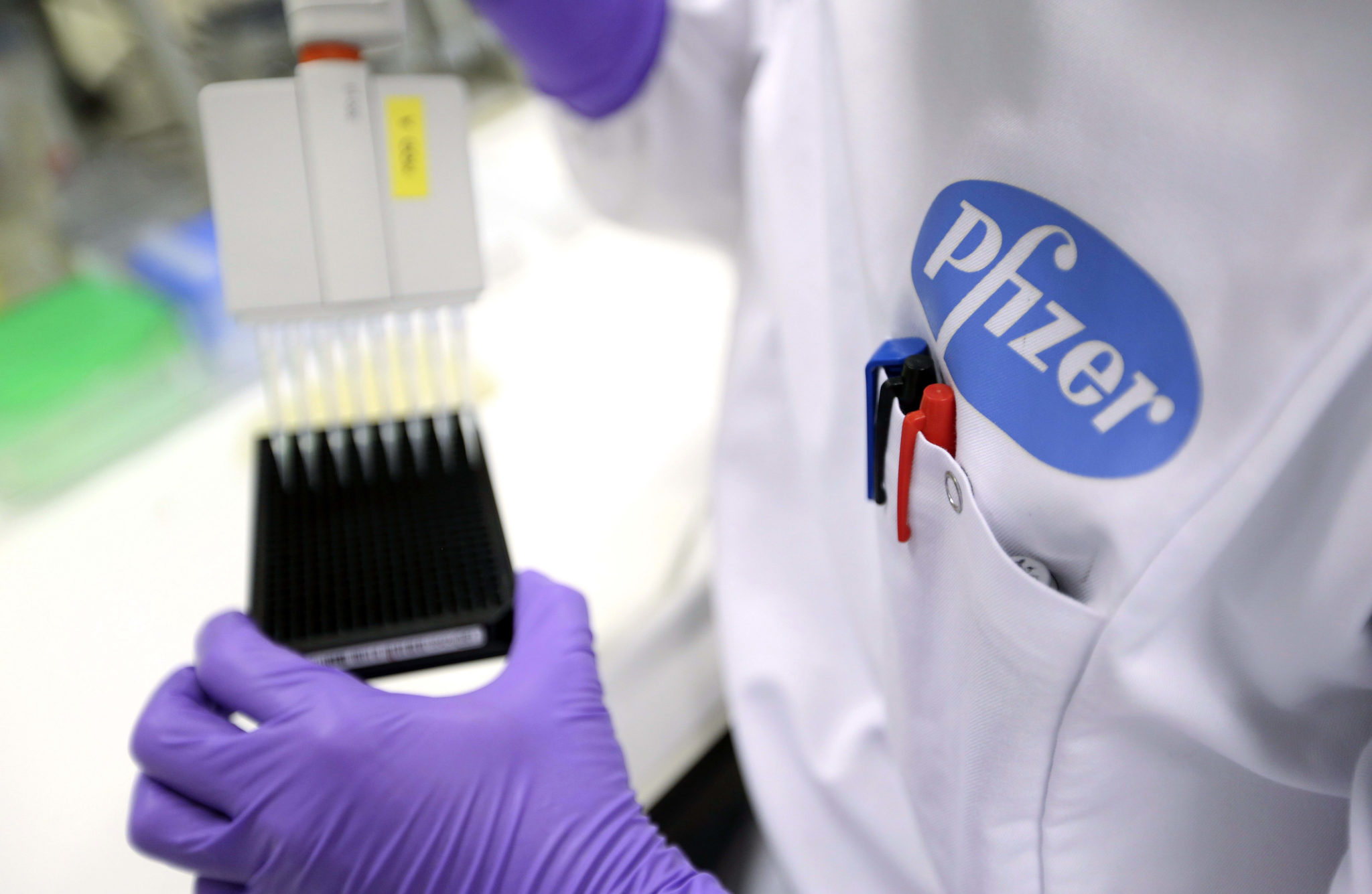 В США вакцина Pfizer будет использоваться только в экстренных случаях