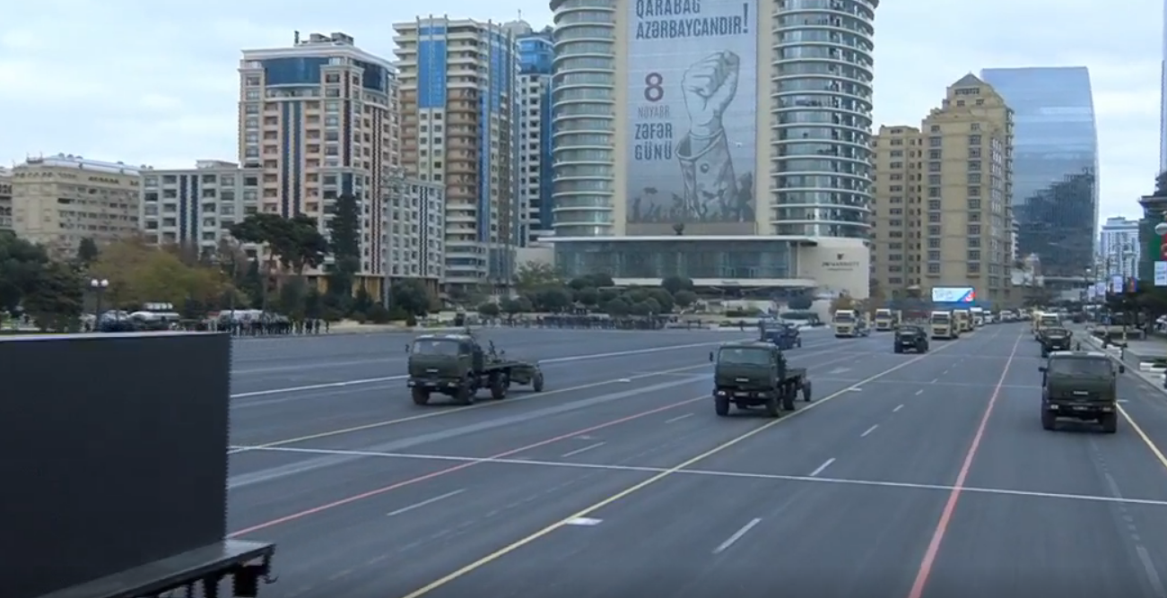 На параде Победы в Баку показали военные трофеи: фото