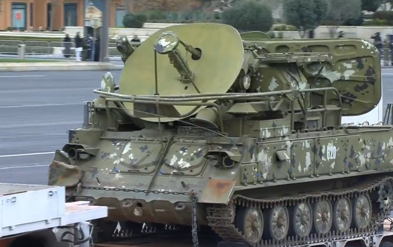 На параде Победы в Баку показали военные трофеи: фото