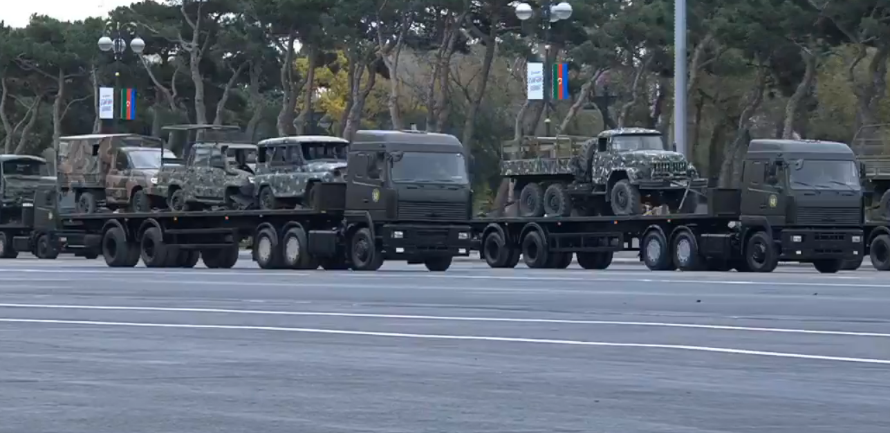 На параде Победы в Баку показали военные трофеи: фото