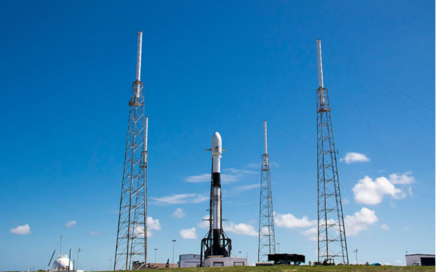 SpaceX запустила ракету с разведывательным спутником США