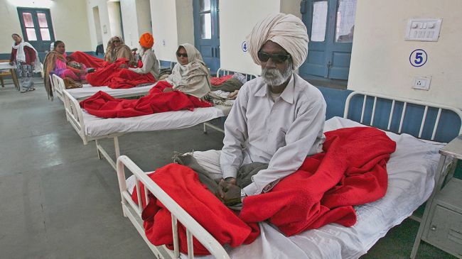 В Индии один человек умер, 315 госпитализированы из-за неизвестной болезни