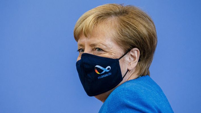 Меркель раскритиковала блокировку аккаунтов Трампа в соцсетях