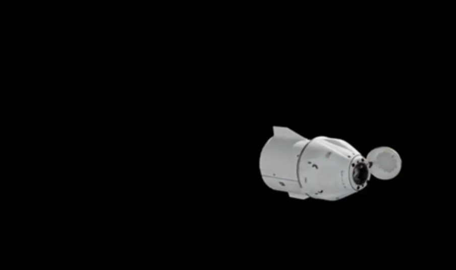 Dragon отстыковался от МКС
