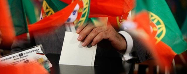 Выборы президента Португалии подошли к концу