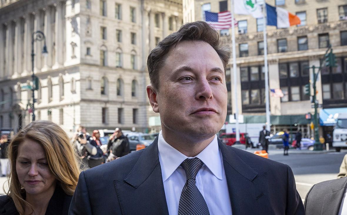 Илон Маск потерял первое место в рейтинге Forbes