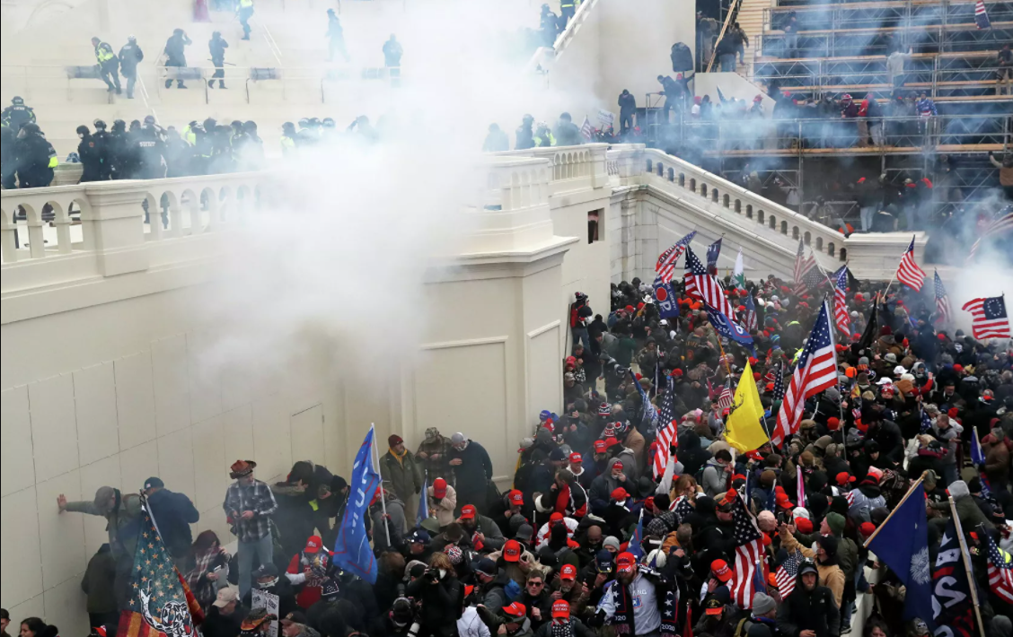 Полиция США обнаружила возле Капитолия пикап с взрывными устройствами