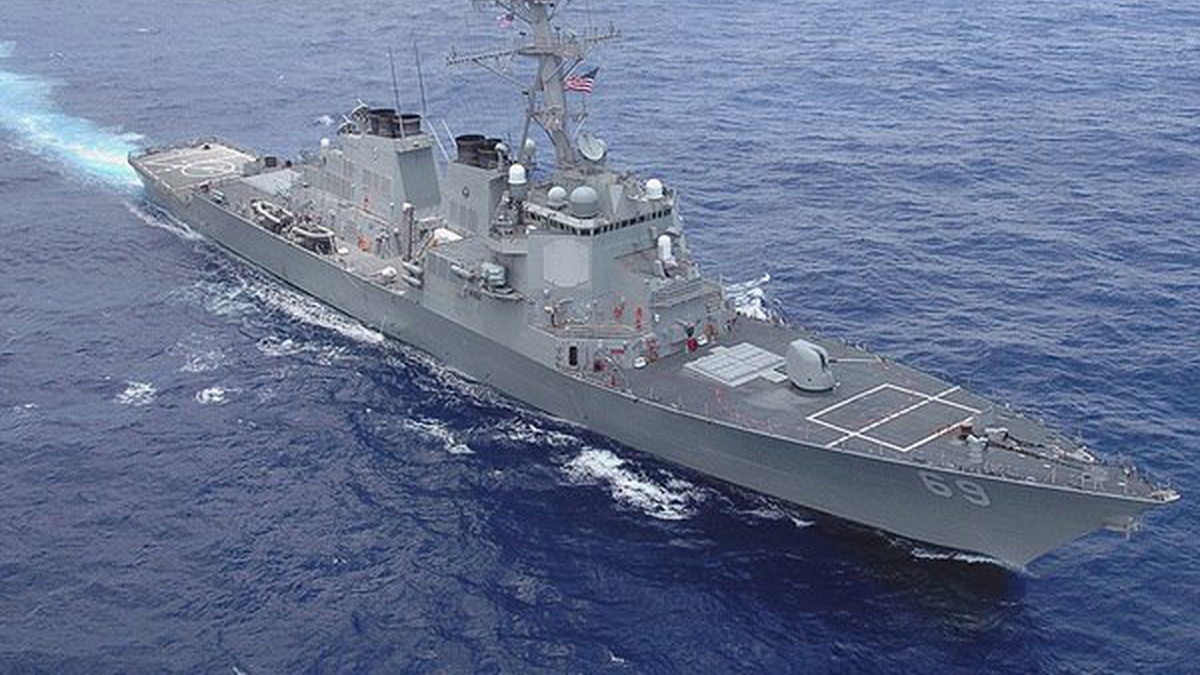 Американский эсминец зашел в Черное море
