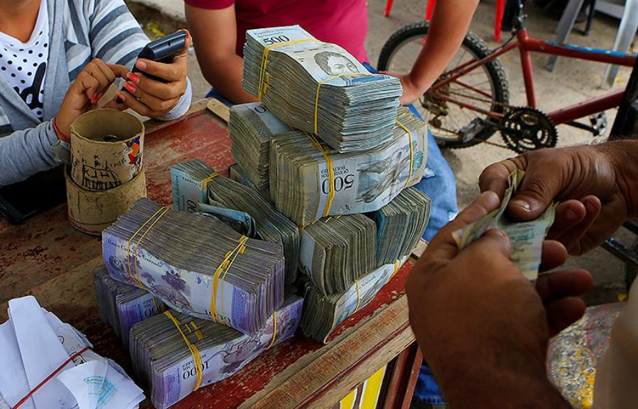 Инфляция в Венесуэле в 2020 году составила почти 3 000%