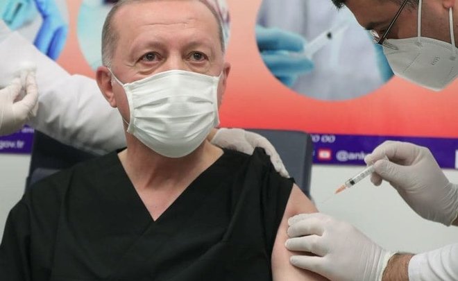 Эрдоган получил вторую дозу вакцины от COVİD-19