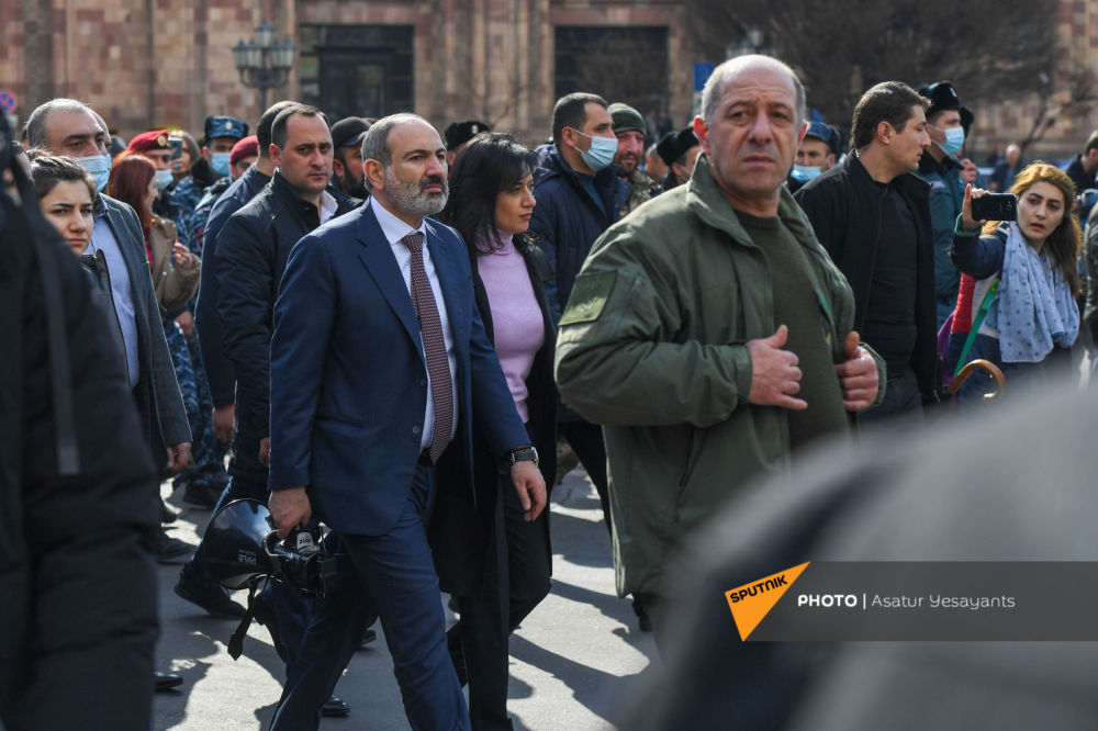 Противостояние в Армении в фотографиях