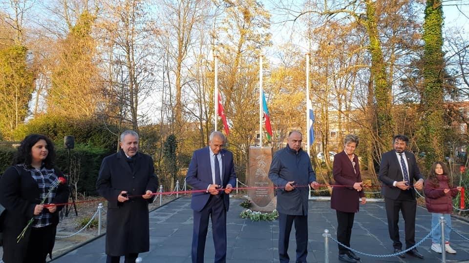 В Гааге установили памятник жертвам Ходжалы: фото