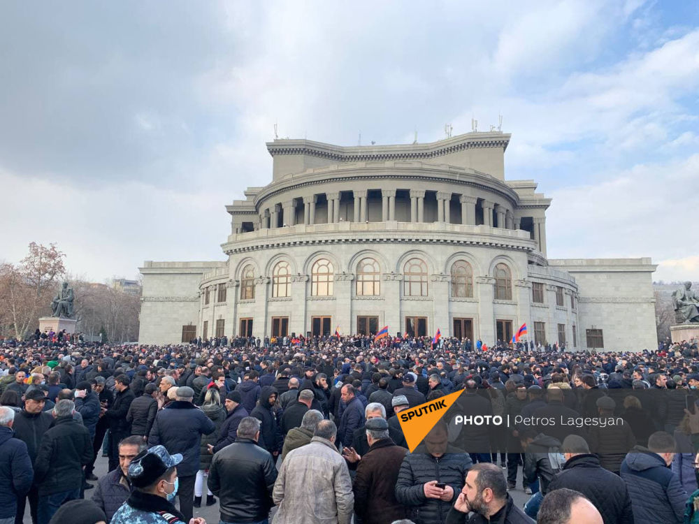 Противостояние в Армении в фотографиях