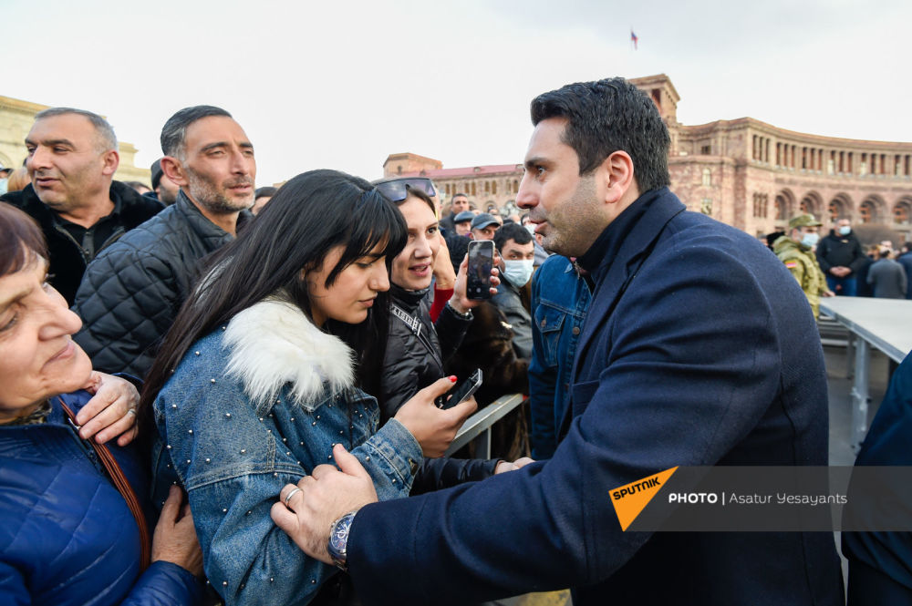 Противостояние в Армении в фотографиях