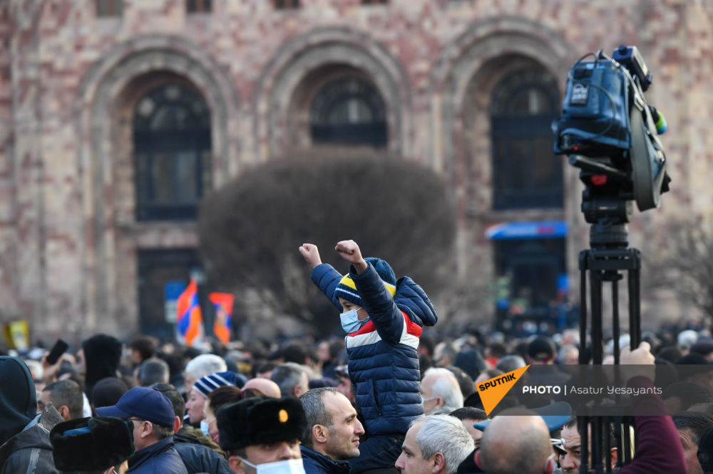 Противостояние в Армении в фотографиях