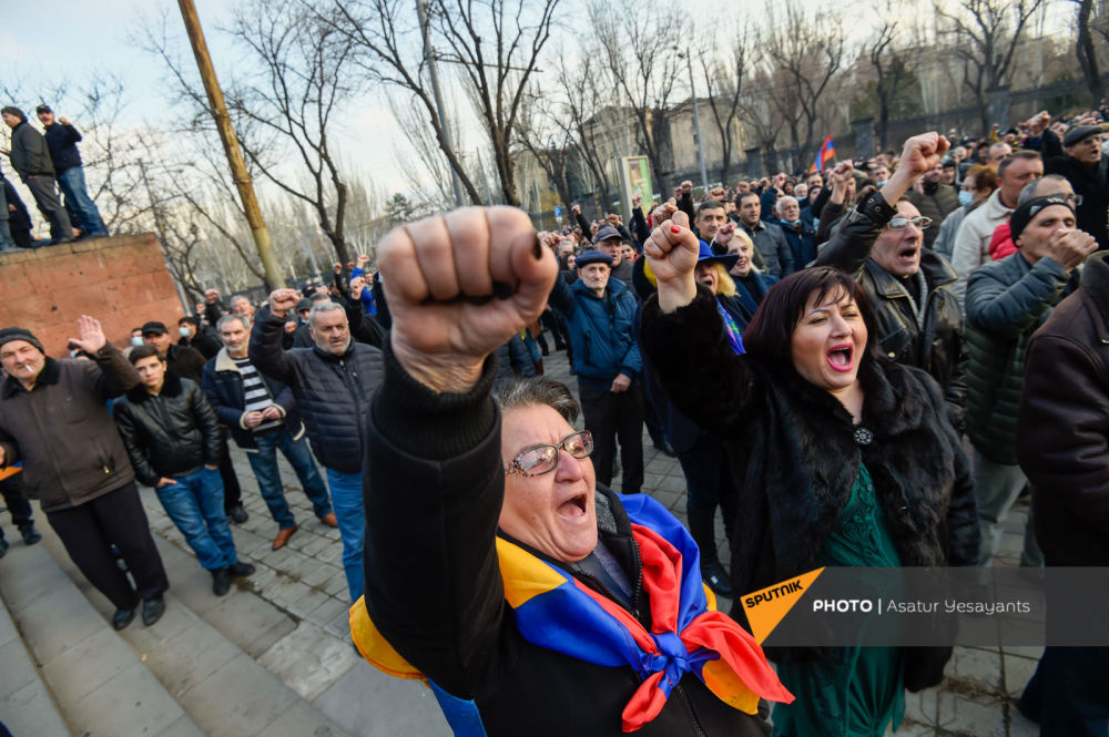 Противостояние в Армении в фотографиях