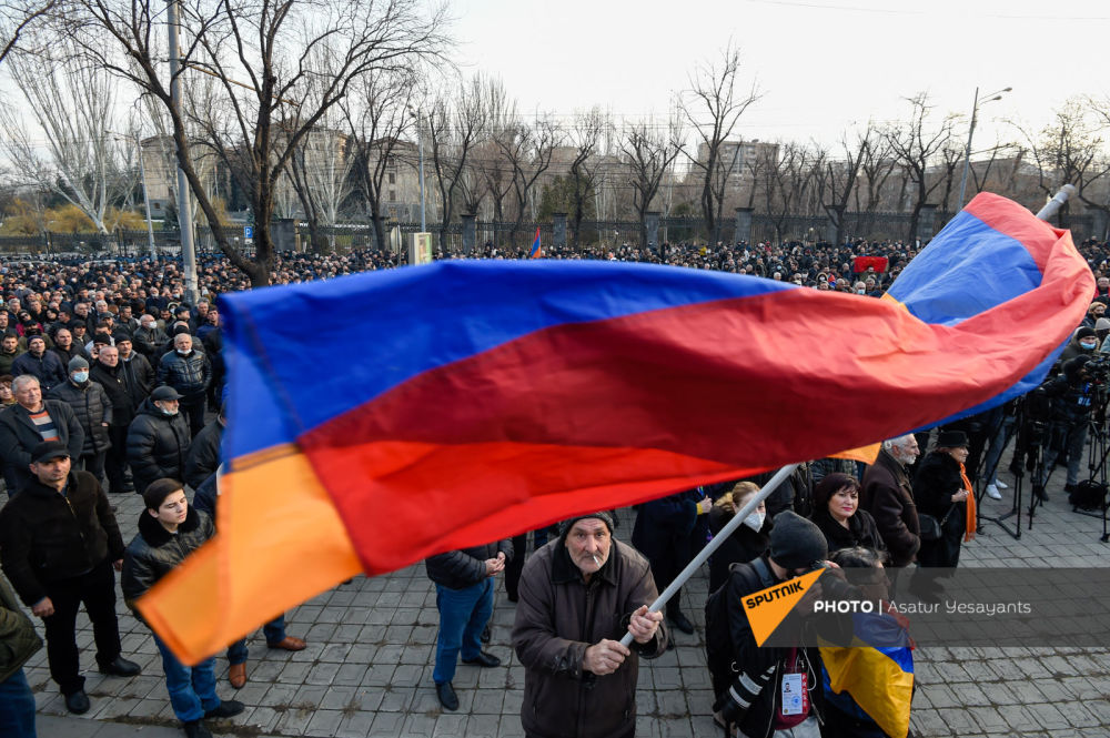 Противостояние в Армении в фотографиях