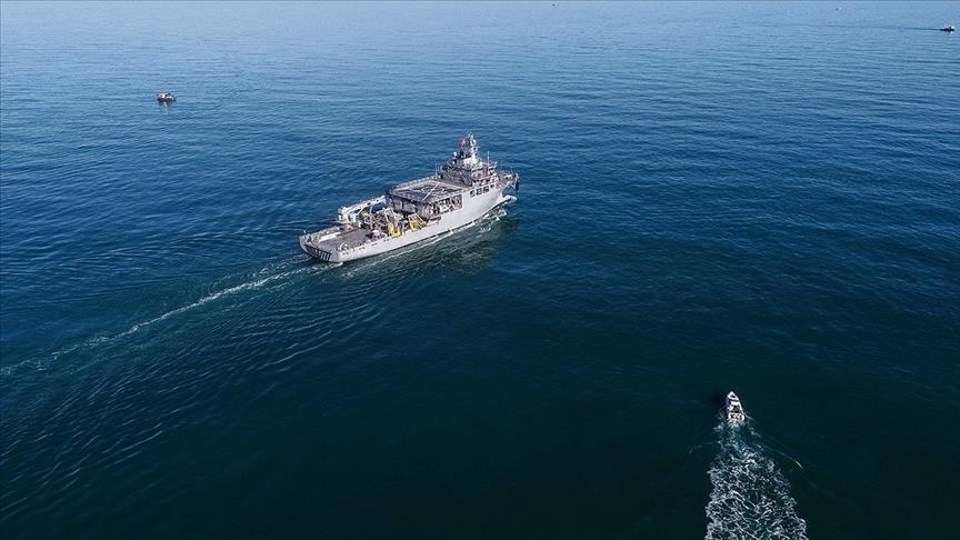 Самолеты ВВС Греции приблизились на опасное расстояние к судну ВМС Турции