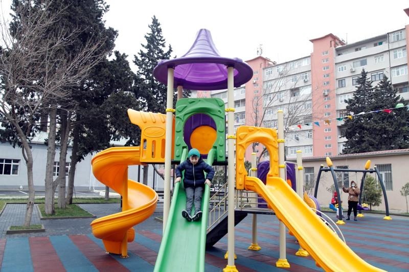 IDEA подарила бакинцам еще один благоустроенный двор: фото