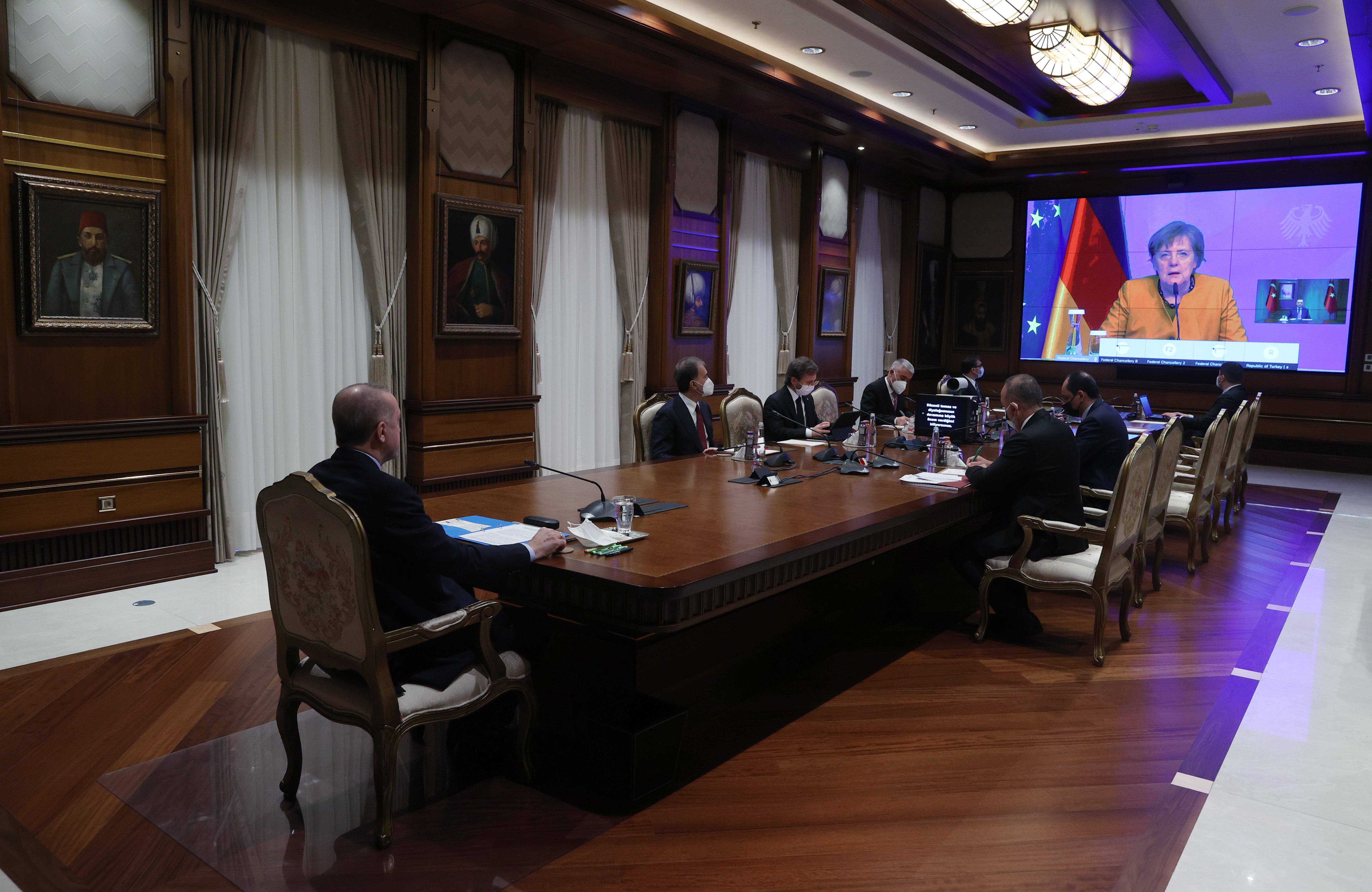 Эрдоган провел переговоры с Меркель