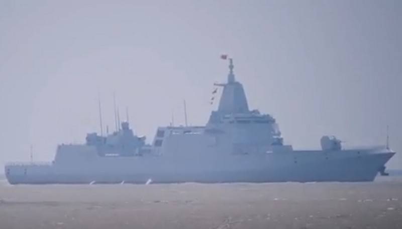 ВМС Китая пополнились вторым новейшим эсминцем