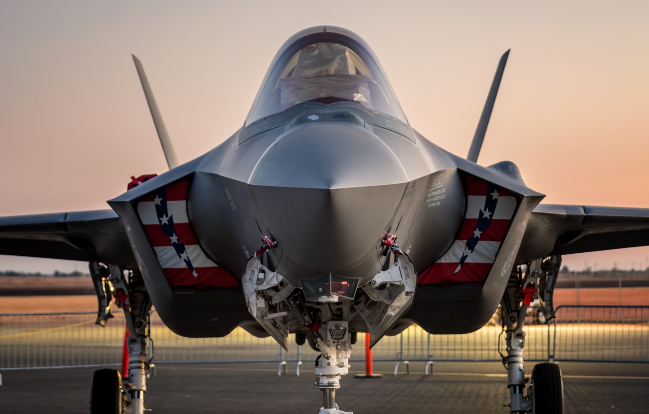 В США назвали F-35 крысиной дырой