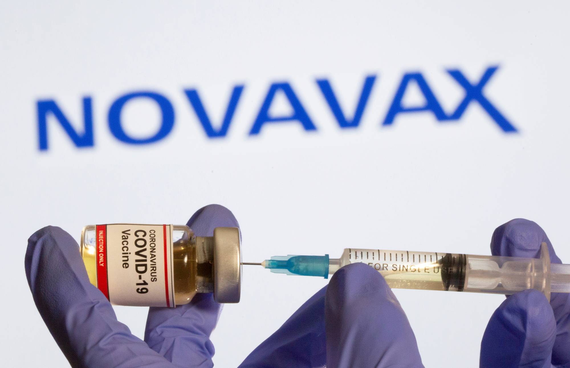 Вакцина от коронавируса компании Novavax показала эффективность в 96,4%
