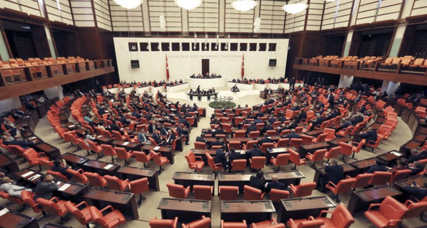 В турецком парламенте выступили с осуждением провокационного заявления Байдена