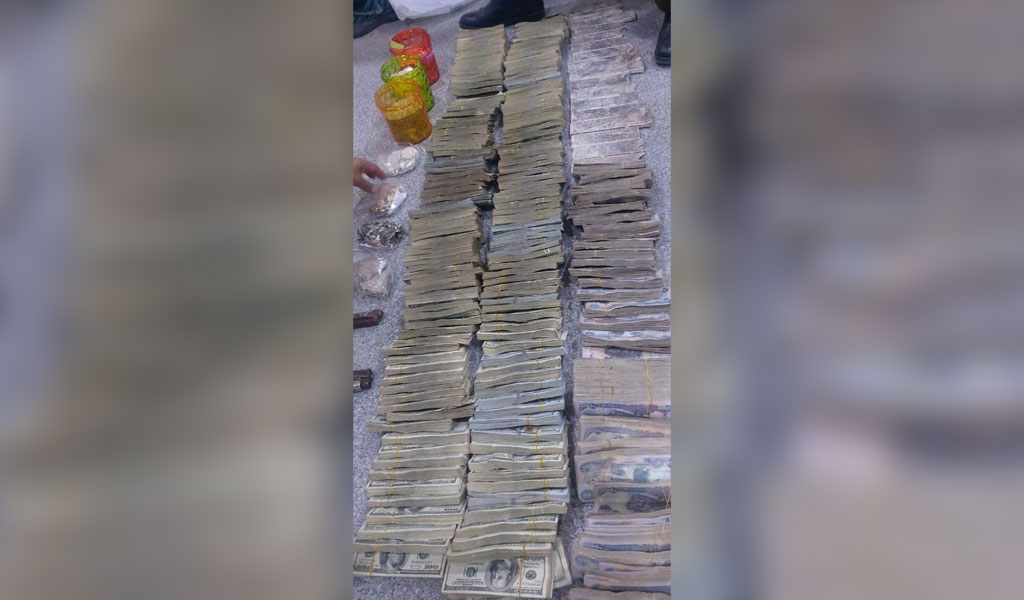 В Ираке обнаружили тайник террористов ИГ с золотом, серебром и $1,6 млн