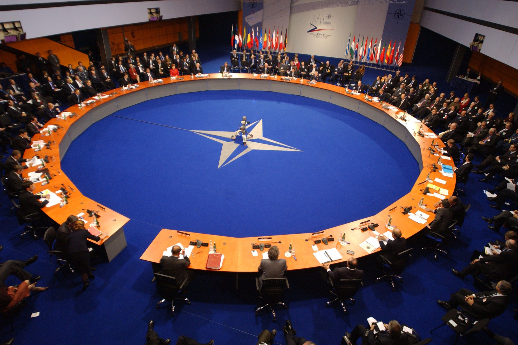 НАТО поддержала санкции США против России