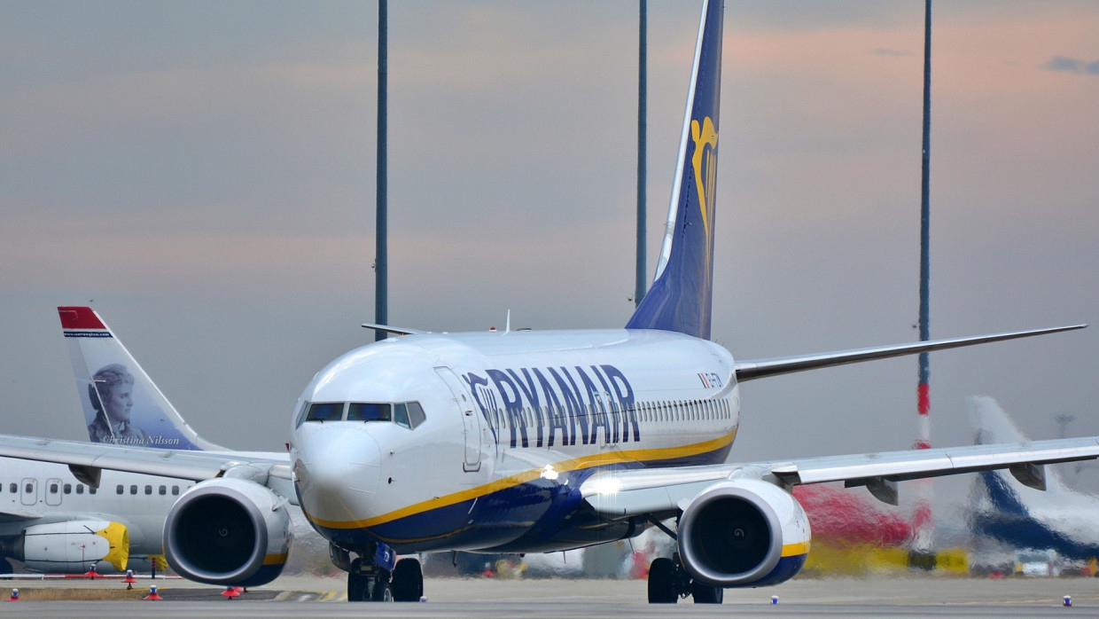 ФБР начало расследование инцидента с самолетом Ryanair