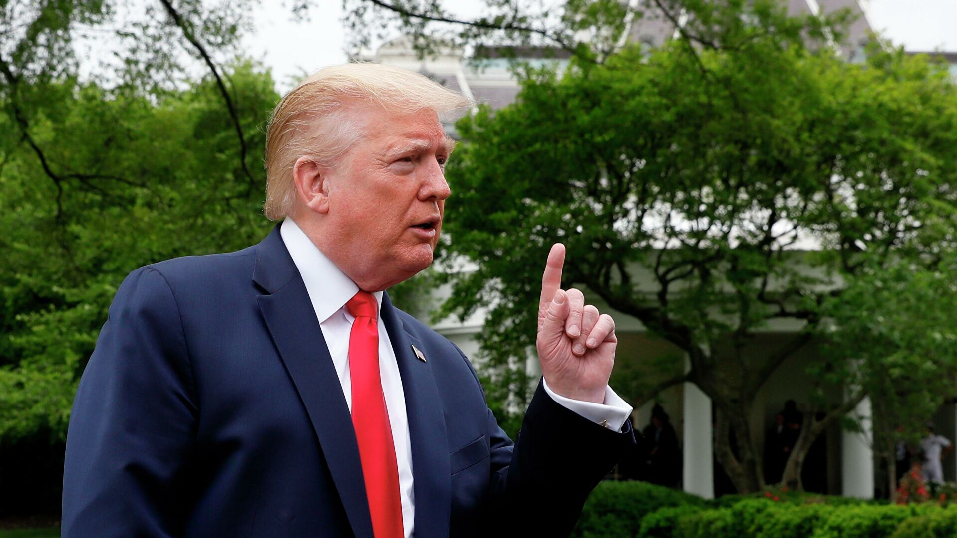 Трамп сможет разблокировать аккаунт в Facebook через 2 года