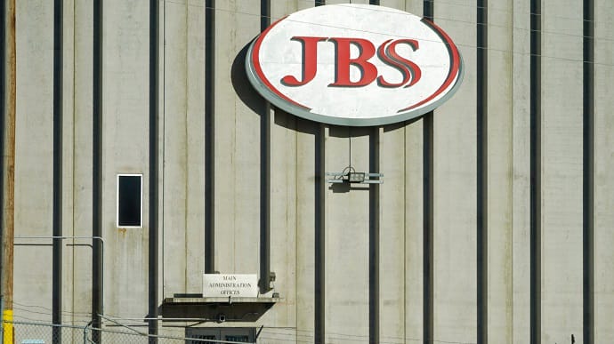 Компания JBS USA заплатила хакерам $11 млн после кибератаки