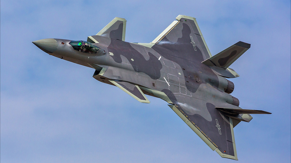 Китай поднял в воздух сразу 15 истребителей пятого поколения J-20